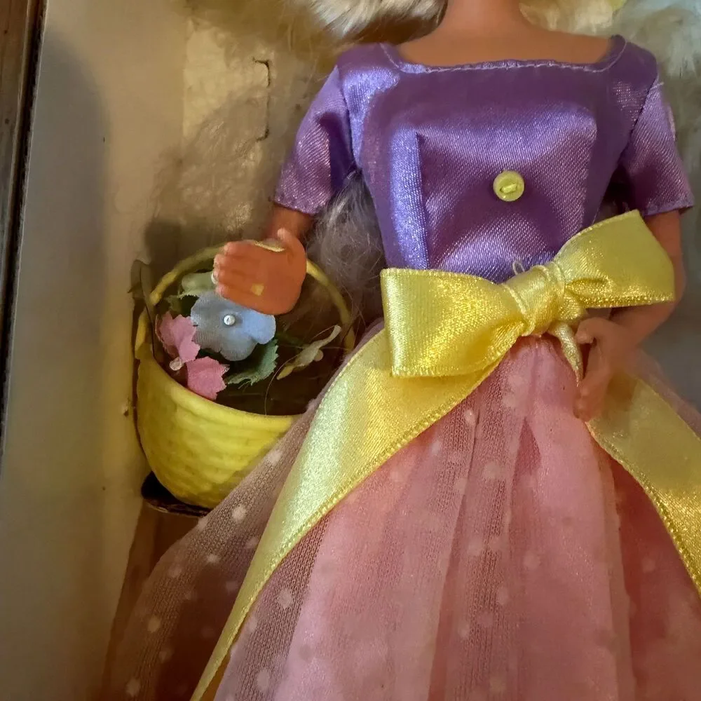 1995 Avon Spring Blossom Barbie Special Edition First Series Mattel 15201 NRFB